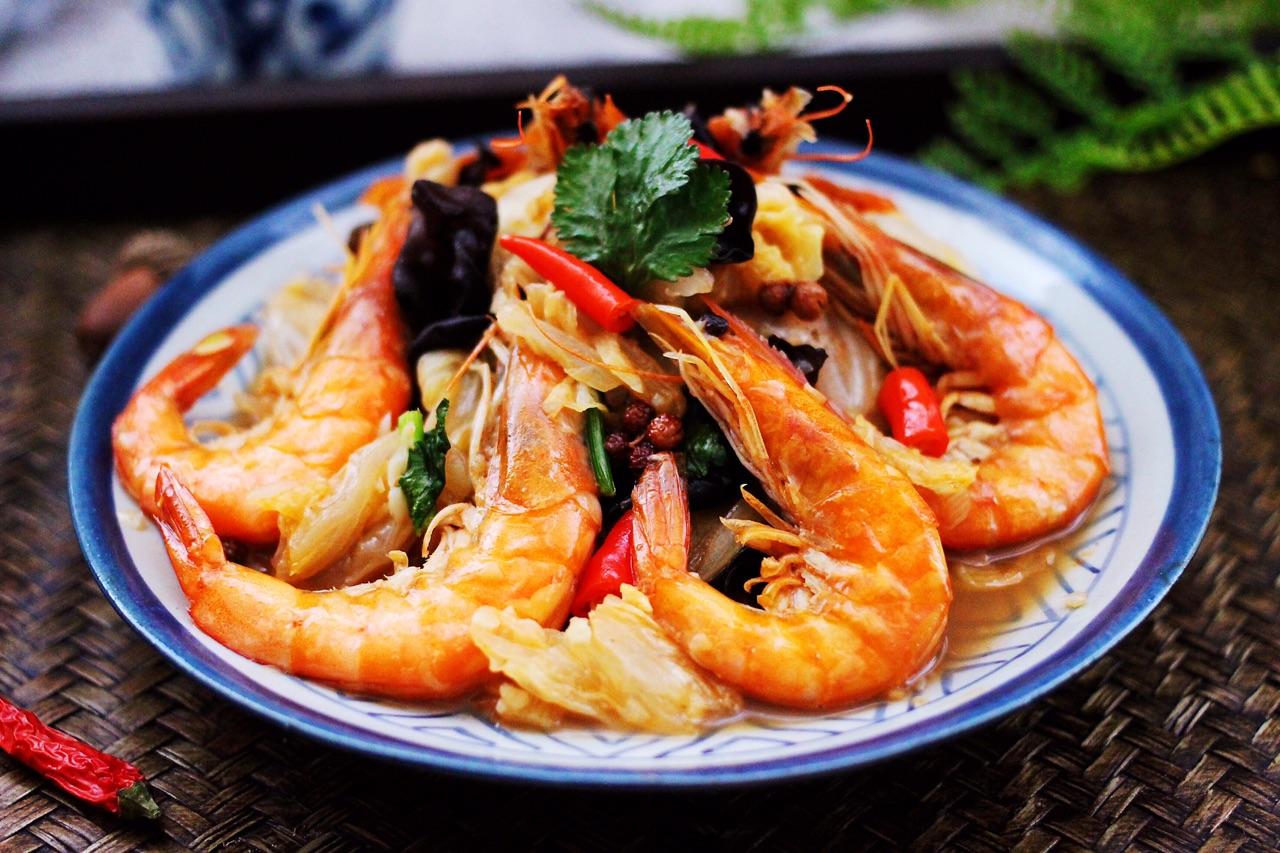 学会这样做大虾炒白菜美味解馋又营养好吃一大盘都不够吃