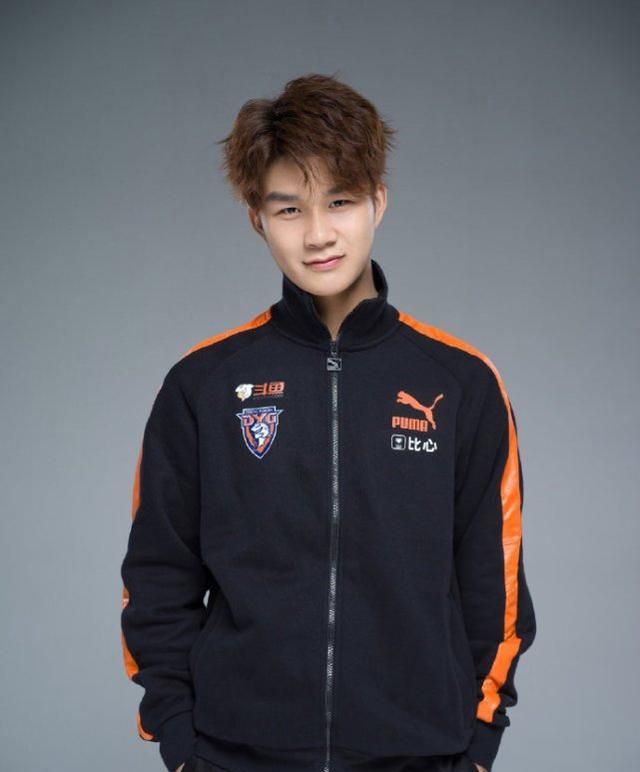 kpldyg零封mtg进入季后赛小义首发却备受质疑还不如让他上