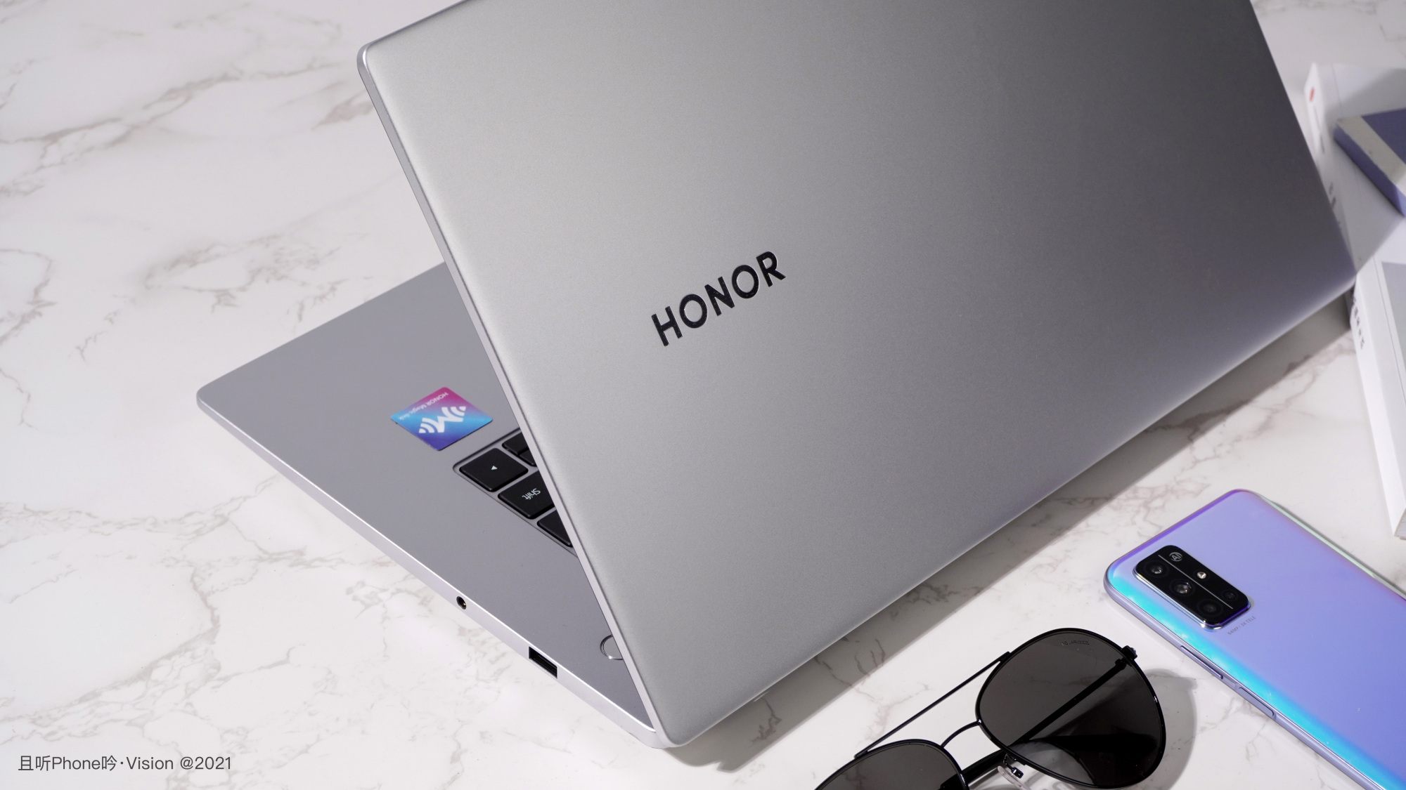 荣耀magicbookx15图赏高颜值性价比入门级笔电新选择