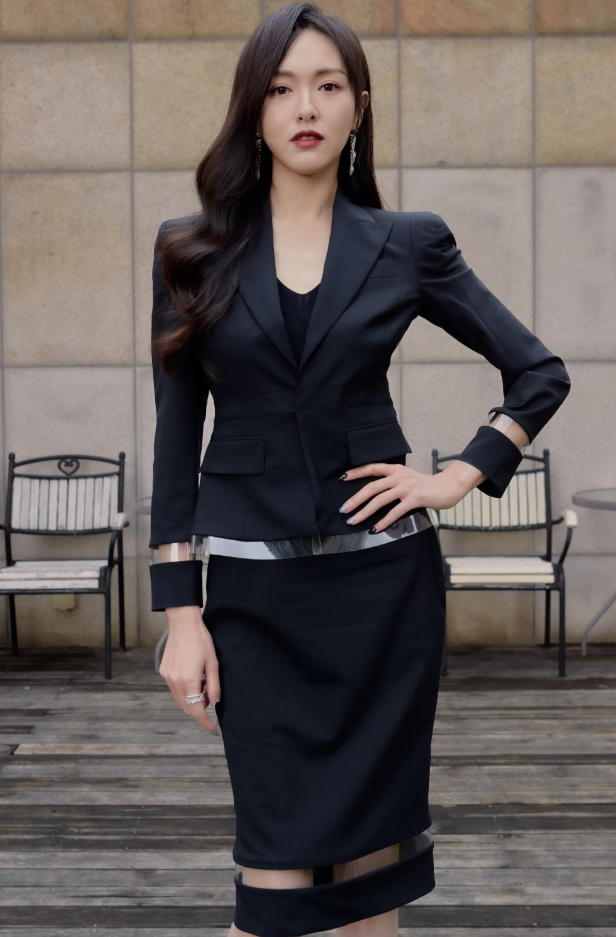 唐嫣瘦成纸片人看她穿上小香风三分裤双腿太细了