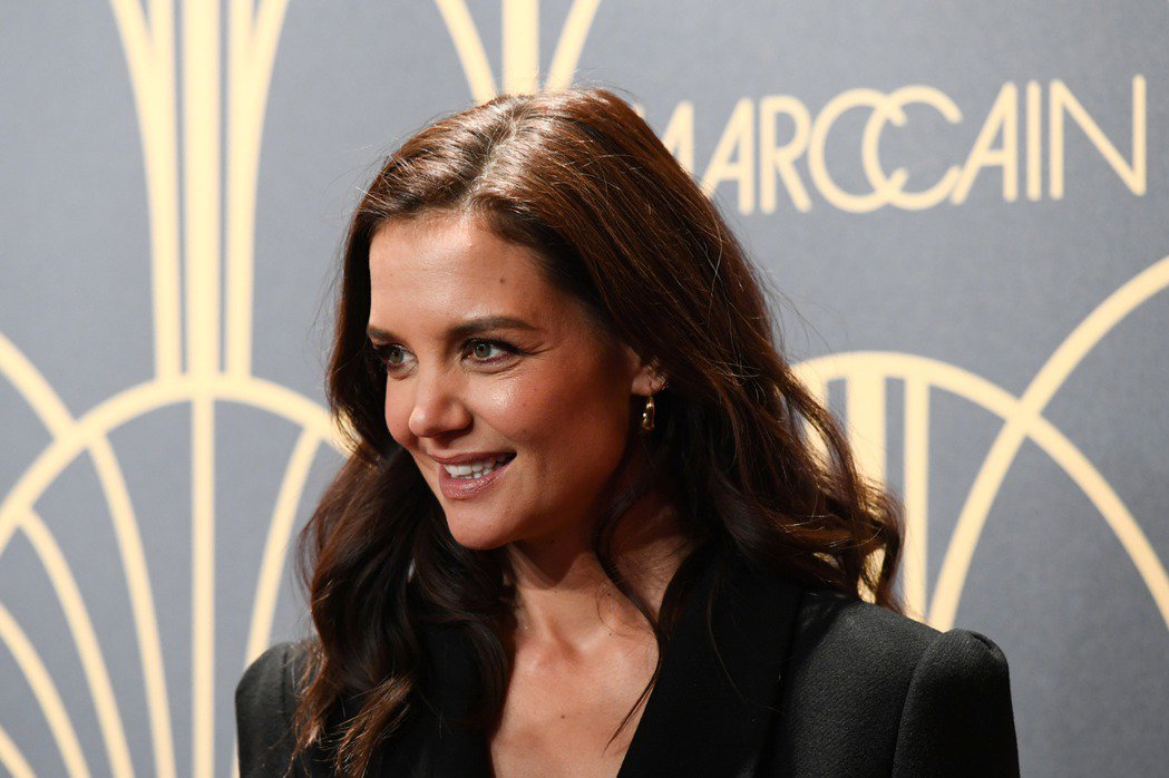 汤姆克鲁斯前妻凯蒂新恋情告吹,原因是他们的女儿极力反对|维托洛