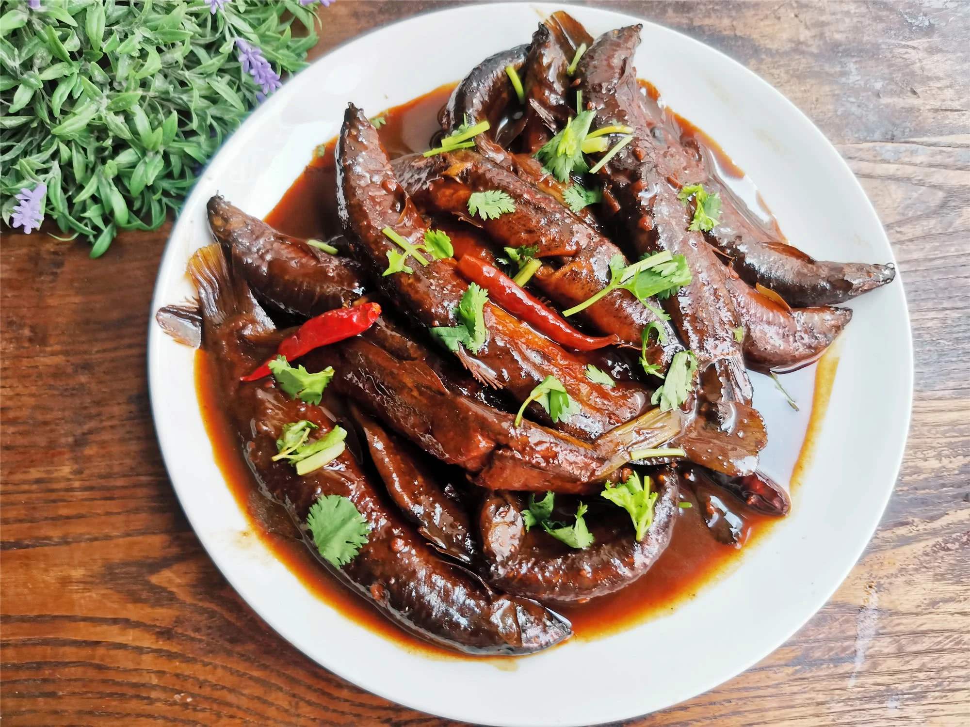 原来酱焖泥鳅这样做更好吃营养又解馋隔壁小孩都馋哭了