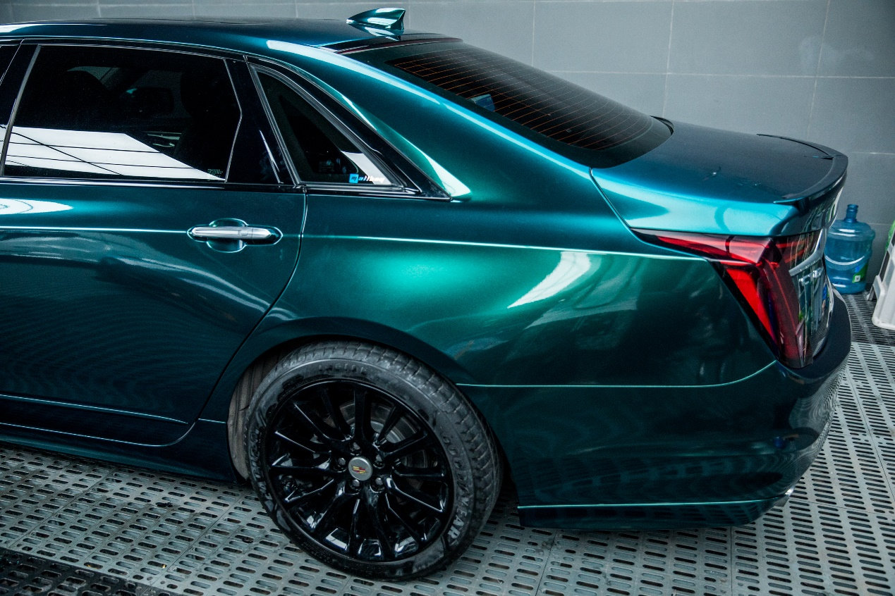 膜呗改色案例:凯迪拉克ct6改色皇家绿 真的是贵气十足