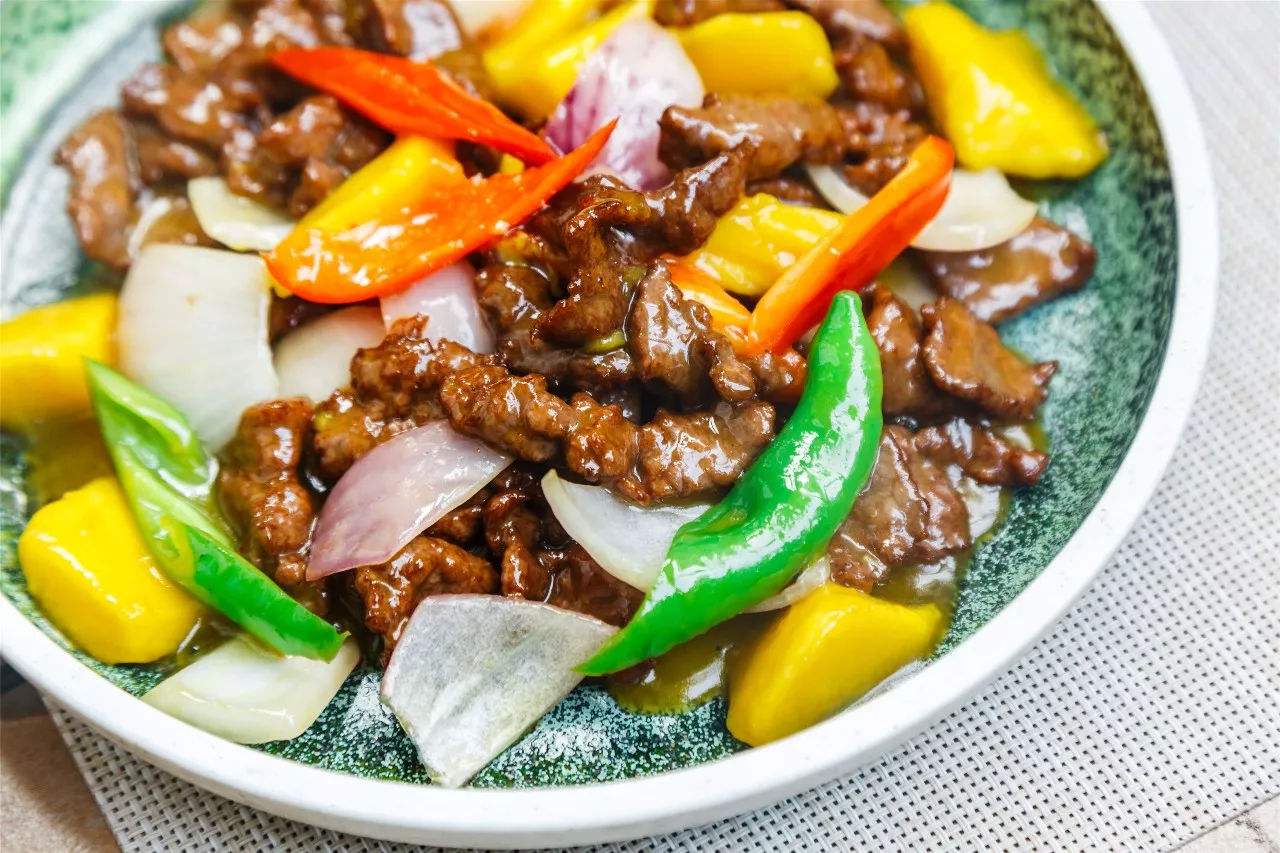 教你营养美味的芒果炒牛肉好吃下饭又能解馋刚上桌就被抢光光