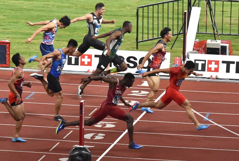 超越发布郑恺敬业视频为角色拜师苏炳添赞苏炳添特别有勇气