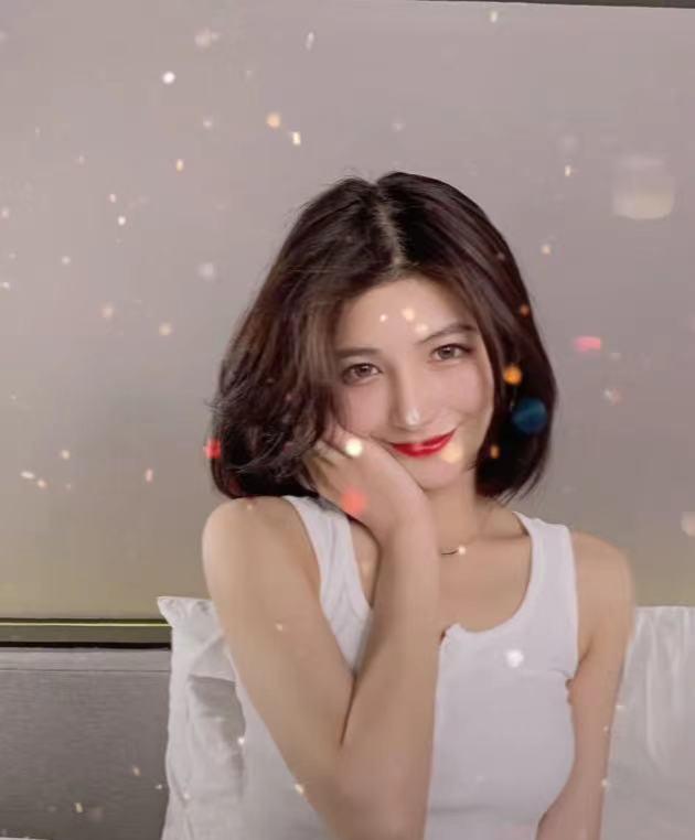 改发展路线了万小七新视频大秀舞姿甜妹学霸人设一扫而光