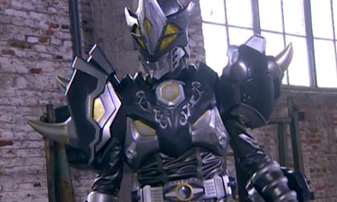 铠甲勇士黑犀侠的2个召唤人北淼强还是北凯