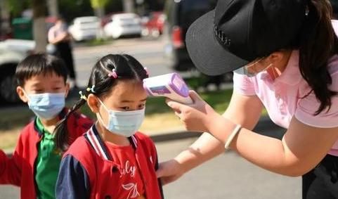 幼儿园延迟到六点放学,孩子接送不用发愁,但新问题让家长更纠结休闲区蓝鸢梦想 - Www.slyday.coM