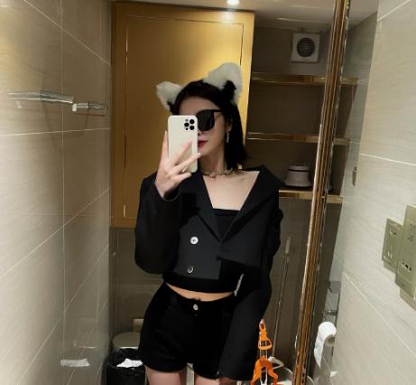 改发展路线了万小七新视频大秀舞姿甜妹学霸人设一扫而光