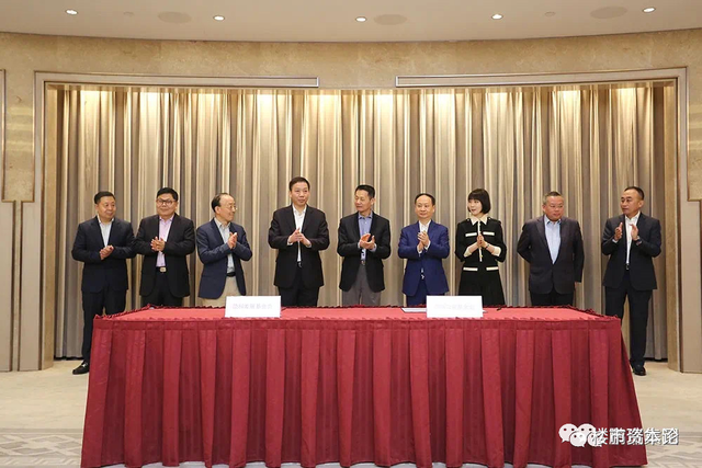 鹏瑞地产徐航彪悍人生娇妻年轻貌美房子卖马云又迎吴向东