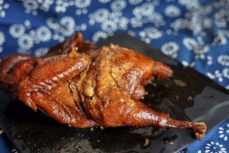让舌尖痛快的美味!教你解馋下饭的脆皮茶香鸡,香气四溢超好吃