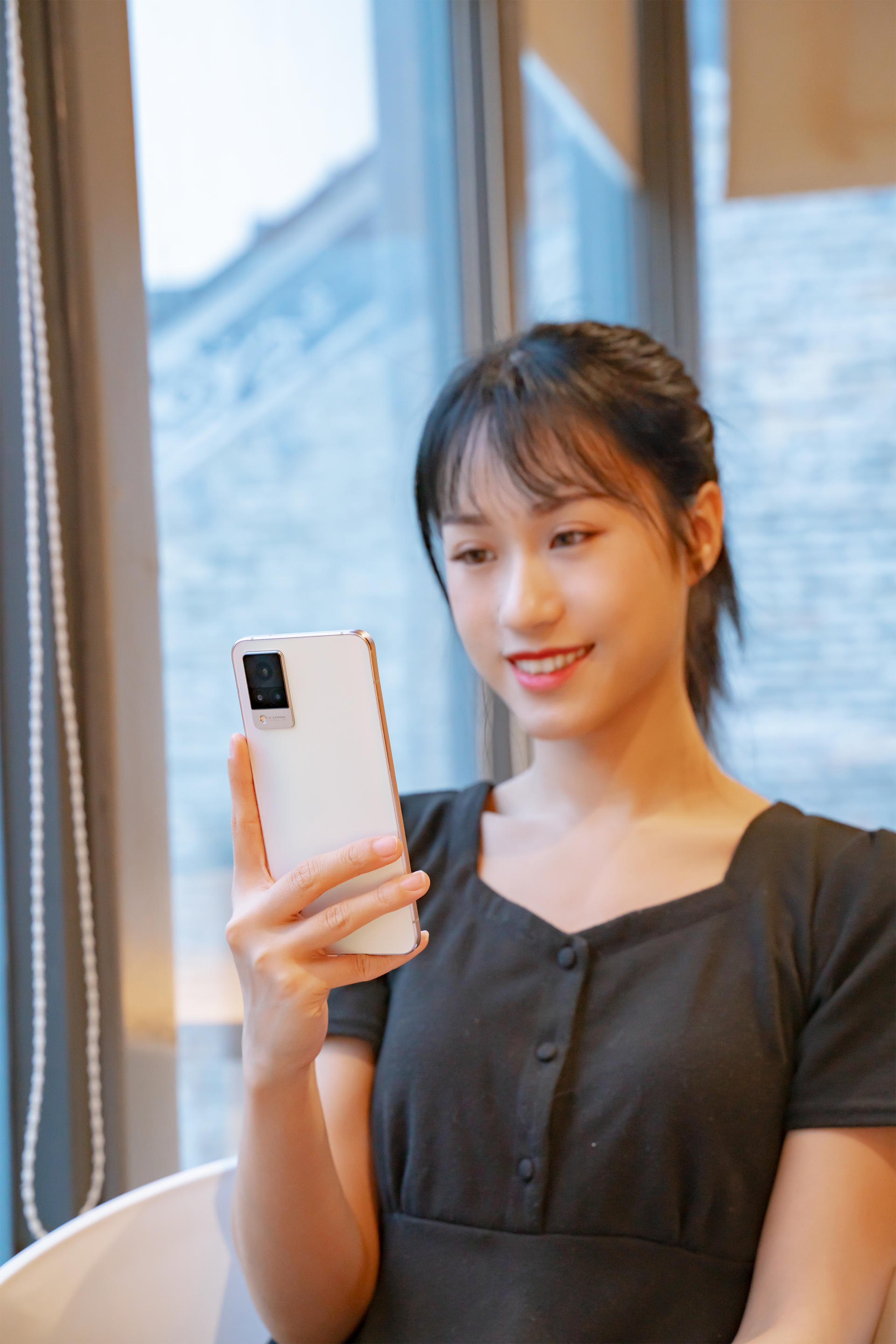 vivos9全面测评极夜自拍加持一键照亮你的美