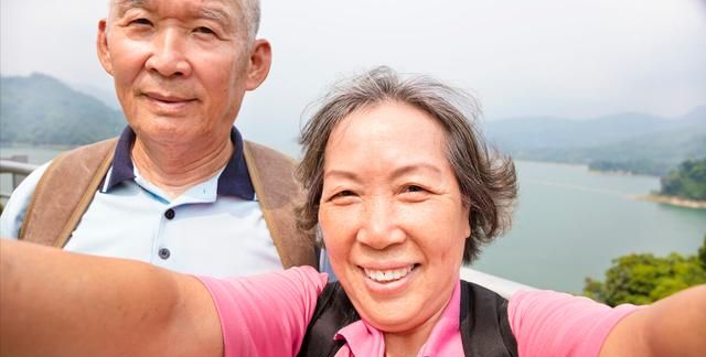 63岁阿姨含泪哭诉:退休后再婚老伴,是我这辈子做过最后悔的事休闲区蓝鸢梦想 - Www.slyday.coM 63岁阿姨含泪哭诉:退休后再婚老伴,是我这辈子做过最后悔的事休闲区蓝鸢梦想 - Www.slyday.coM