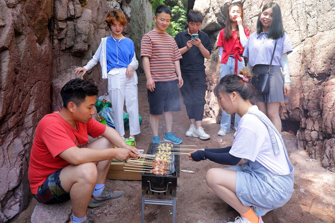洋沙山景区关闭已六年旁边隐秘的海岸风光退潮后可以看到