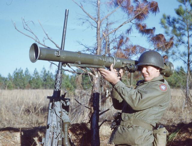 抗击虎式坦克的王牌武器巴祖卡火箭筒的战力究竟如何