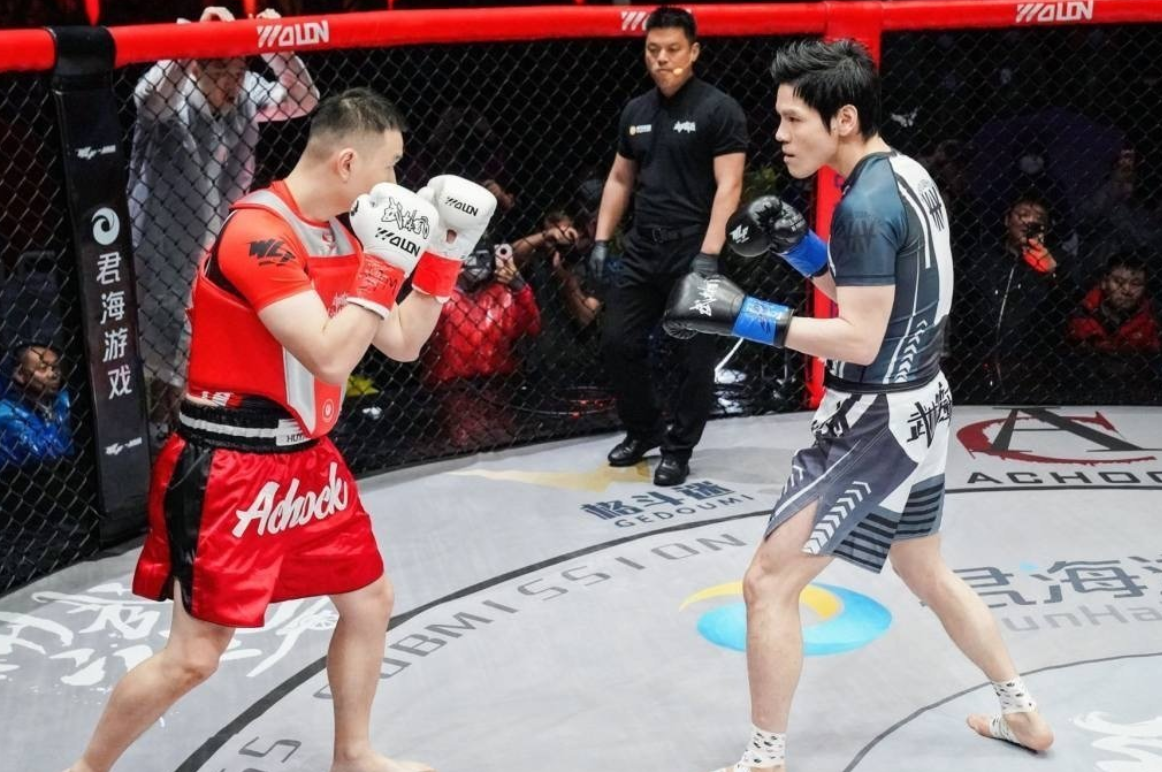 170w热度值药水哥被向佐打上热搜1组情侣头像图逗笑众人