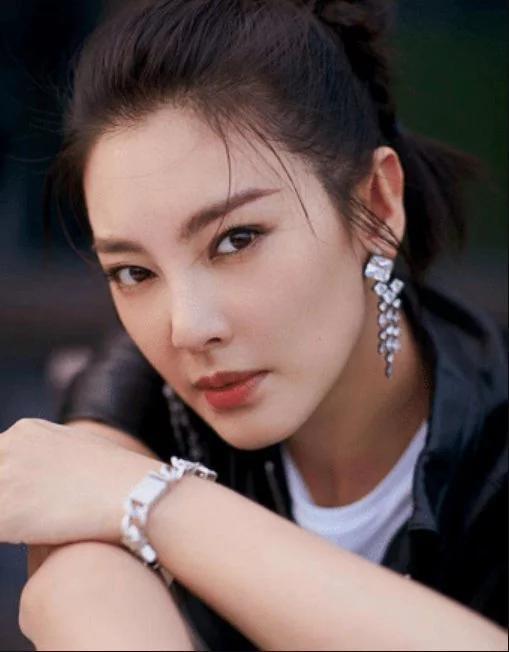 哪个是你最喜欢的,最后一个基本没人要|女明星|离婚|黄奕_新浪新闻