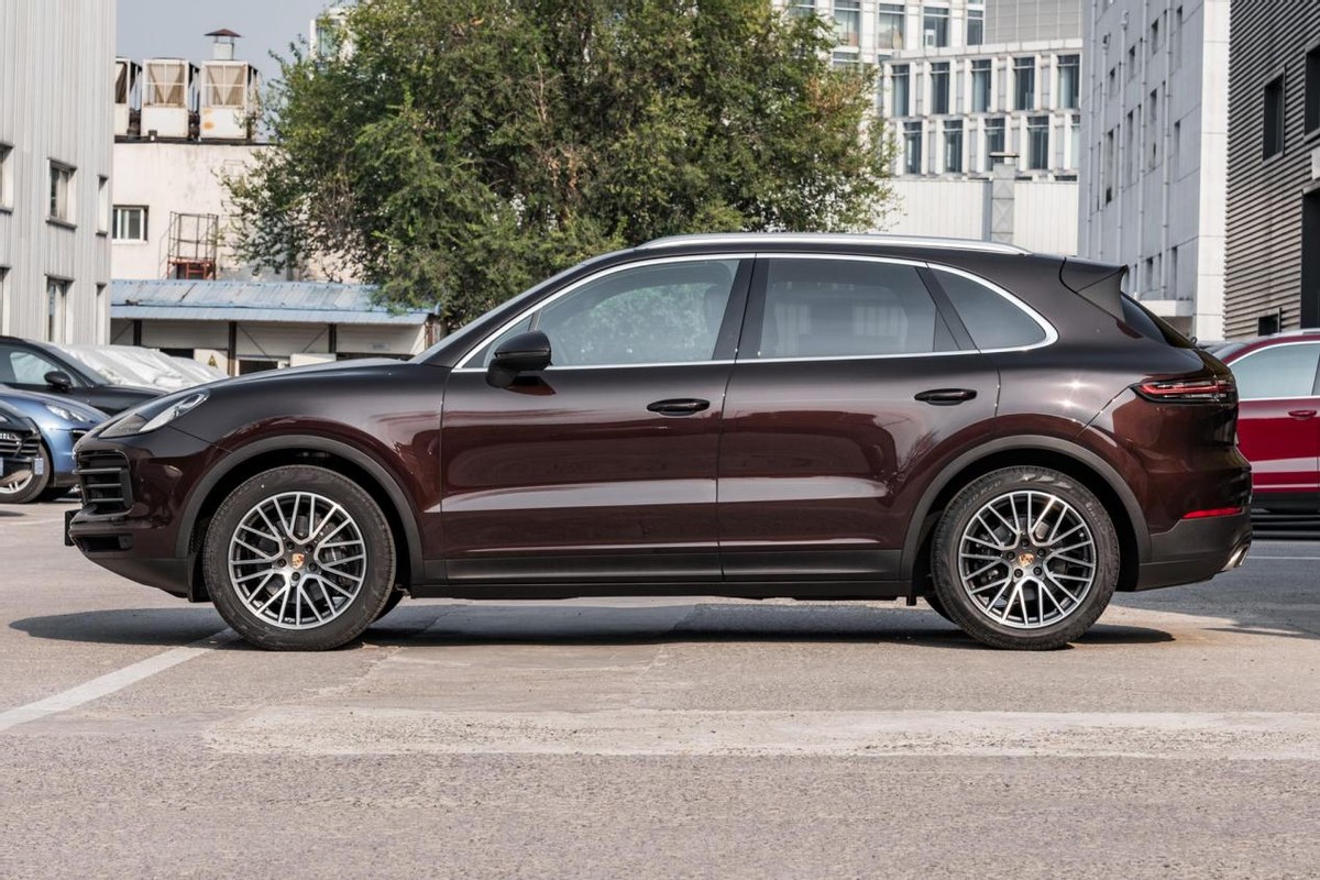 百万级阵营产品实力最均衡的suv应该就非保时捷卡宴莫属了