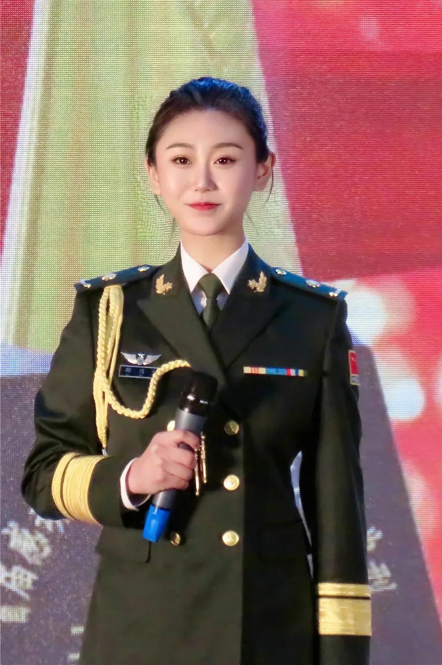 网友:不一样的美,限制了想象|入伍|部队|女兵_新浪新闻