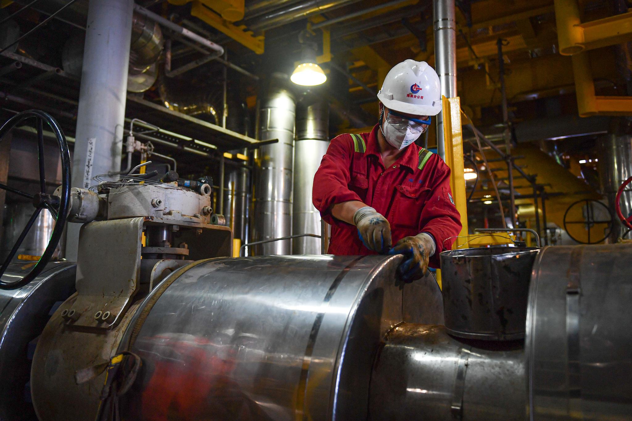 探访我国十万吨级深水生产储油平台——"深海一号"能源站