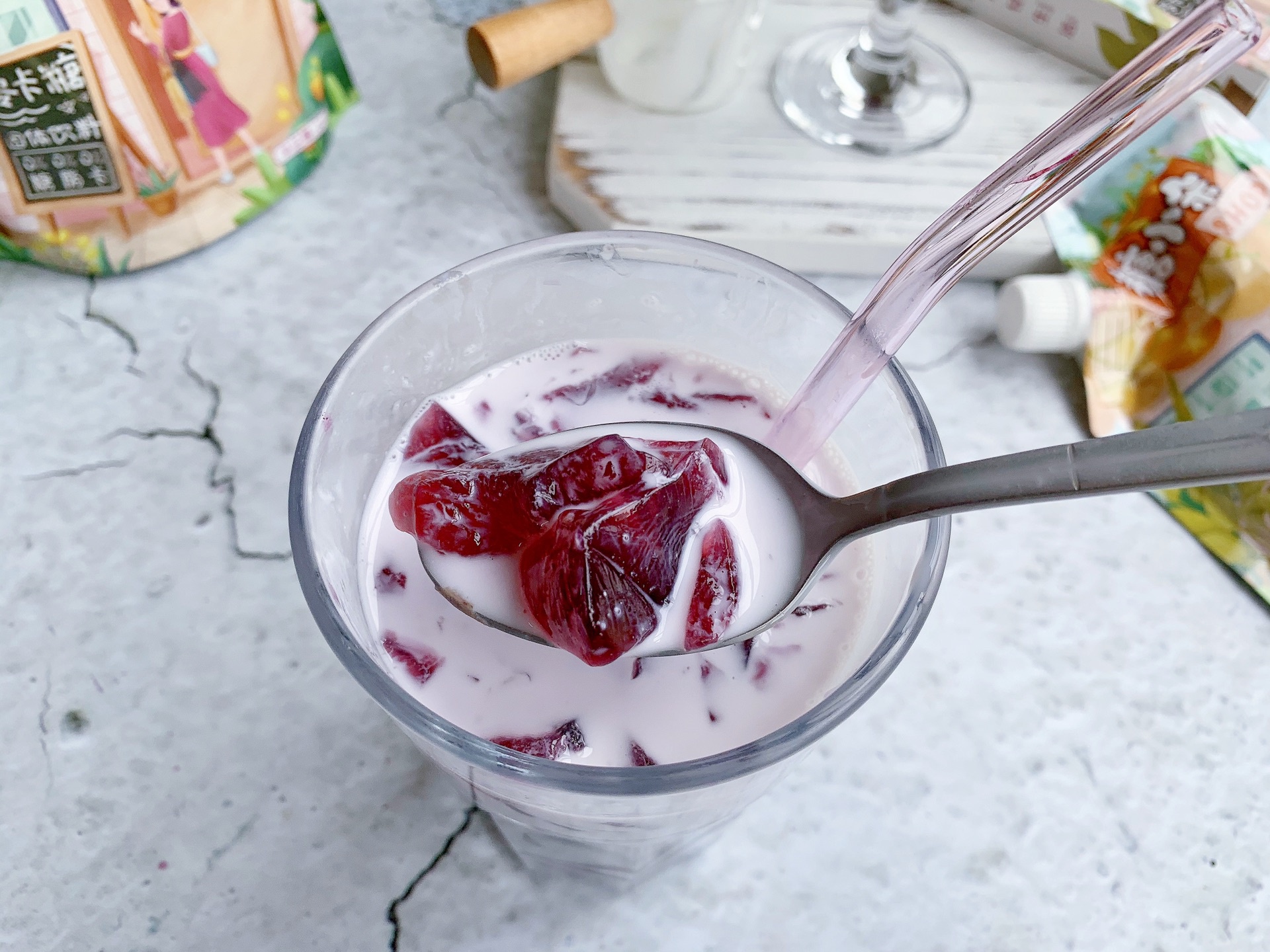 奶茶店超贵的蓝莓撞奶在家做超简单轻轻松松随手做好