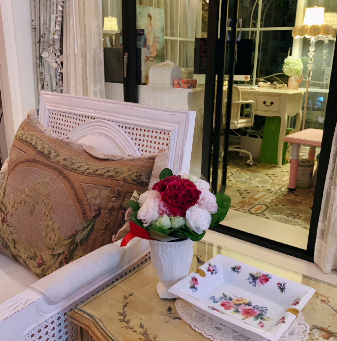 黄圣依的豪宅张萌的豪宅伊能静的豪宅