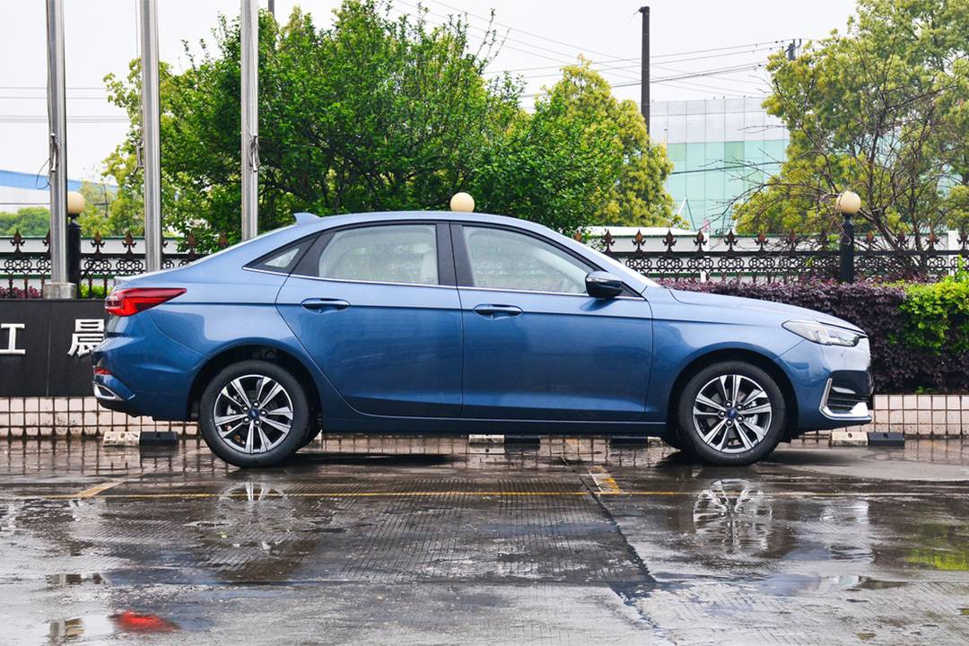 长安福特新一代福睿斯上市全系搭载15l自吸动力