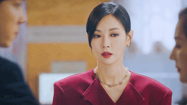 顶楼3剧情首曝光千老师走红毯拿视后大奖成最大赢家