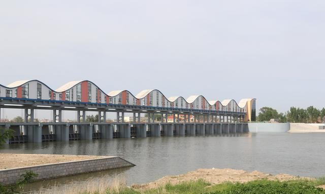 看图北胶莱河一座新拦水闸的风光在青岛平度新河镇