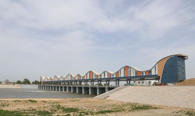 看图北胶莱河一座新拦水闸的风光在青岛平度新河镇