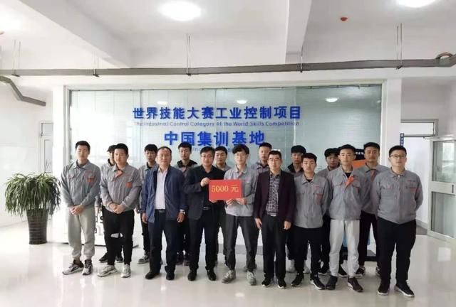 山东工业技师学院现代制造工程系学生助力企业解决生产困难休闲区蓝鸢梦想 - Www.slyday.coM 山东工业技师学院现代制造工程系学生助力企业解决生产困难休闲区蓝鸢梦想 - Www.slyday.coM