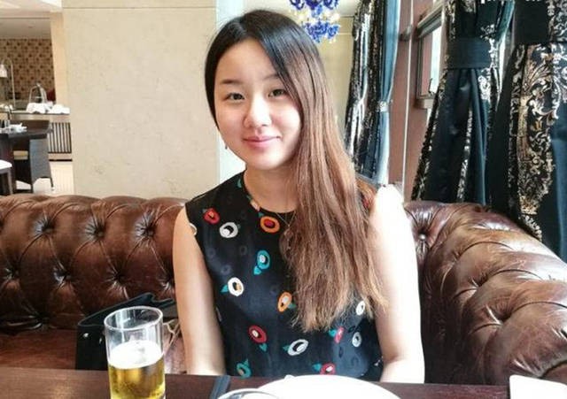 孟非晒女儿近照,女儿小v脸好精致!网友:郭麒麟快喊你爸来提亲