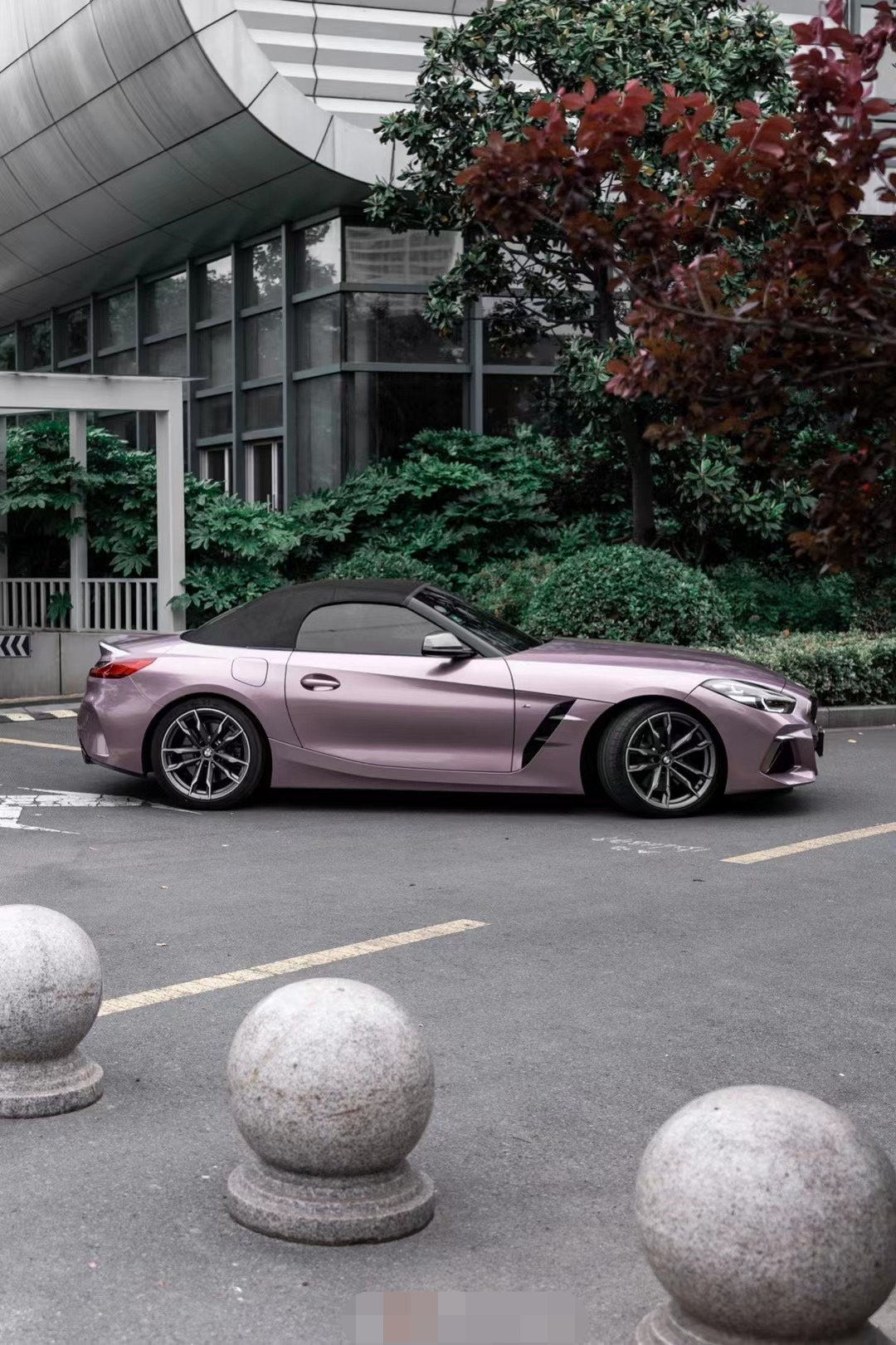 膜呗改色案例宝马z4改色冰莓粉硬汉也能温柔以待