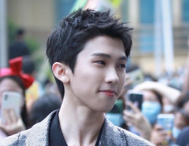 林墨为看工作人员摔倒大笑道歉,INTO1素质频出事,滤镜破碎休闲区蓝鸢梦想 - Www.slyday.coM 林墨为看工作人员摔倒大笑道歉,INTO1素质频出事,滤镜破碎休闲区蓝鸢梦想 - Www.slyday.coM