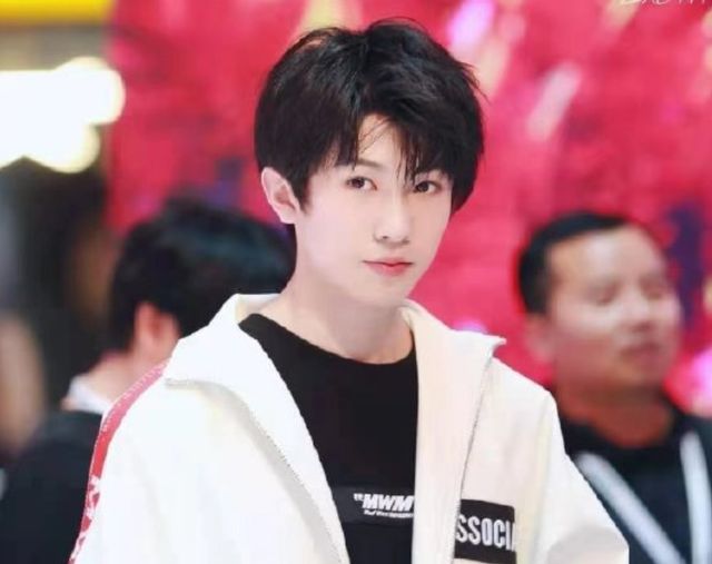 林墨为看工作人员摔倒大笑道歉,INTO1素质频出事,滤镜破碎休闲区蓝鸢梦想 - Www.slyday.coM 林墨为看工作人员摔倒大笑道歉,INTO1素质频出事,滤镜破碎休闲区蓝鸢梦想 - Www.slyday.coM