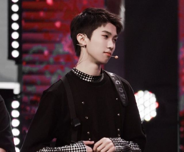 林墨为看工作人员摔倒大笑道歉,INTO1素质频出事,滤镜破碎休闲区蓝鸢梦想 - Www.slyday.coM 林墨为看工作人员摔倒大笑道歉,INTO1素质频出事,滤镜破碎休闲区蓝鸢梦想 - Www.slyday.coM