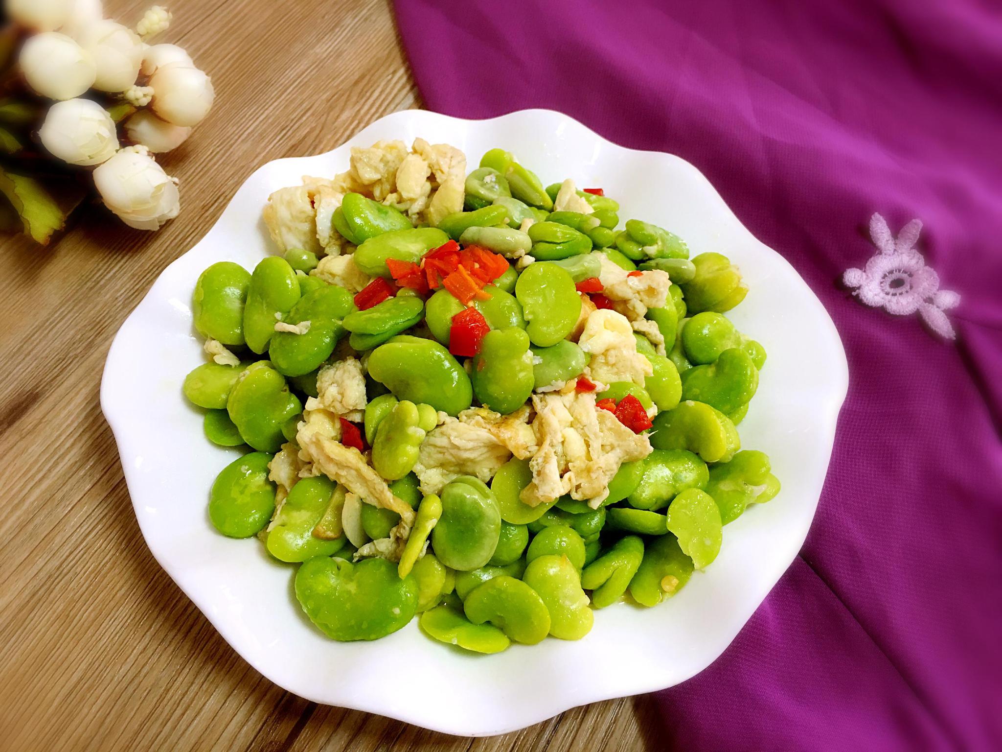 学会这样做蚕豆炒鸡蛋营养好吃超下饭隔壁小孩馋得不行