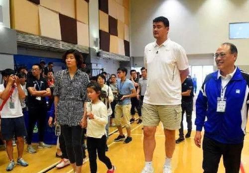 女版姚明!14岁身高达到2米27,站着能摸到篮筐,有望成冲击WNBA休闲区蓝鸢梦想 - Www.slyday.coM