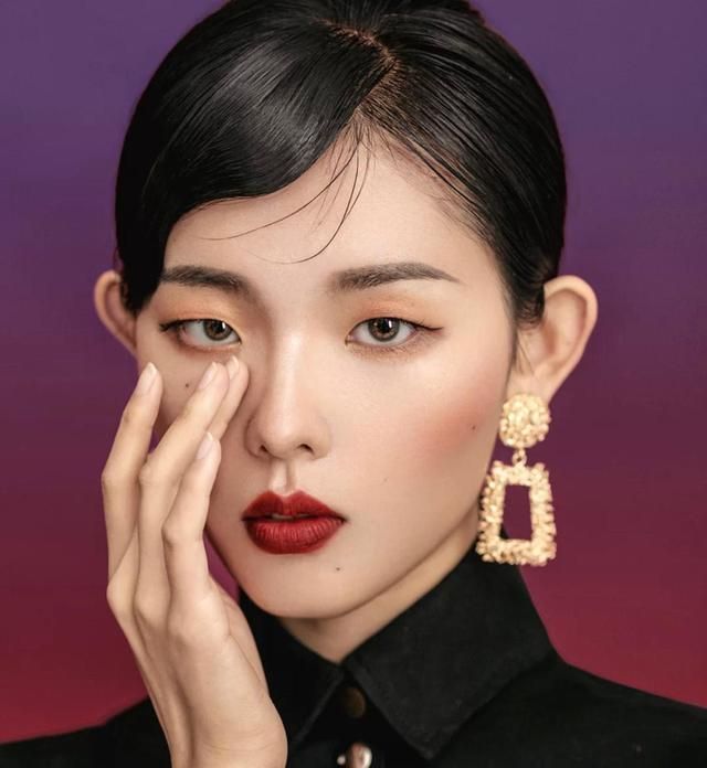 单眼皮女生画眼妆港风一定是首选步骤简单还不会出错