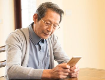 63岁老人坦言:为“真爱”背叛家庭,凄苦的晚年只能自己承受休闲区蓝鸢梦想 - Www.slyday.coM 63岁老人坦言:为“真爱”背叛家庭,凄苦的晚年只能自己承受休闲区蓝鸢梦想 - Www.slyday.coM