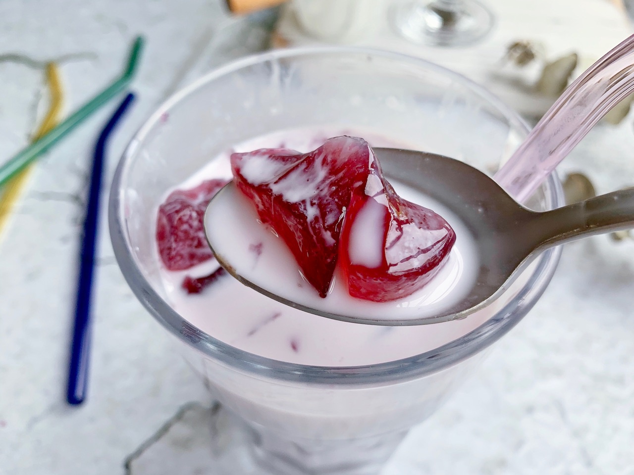 奶茶店超贵的蓝莓撞奶在家做超简单轻轻松松随手做好