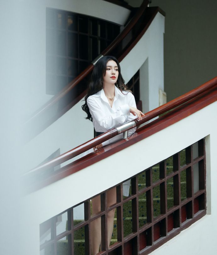 张彬彬公主抱baby,女方的手一直扬在空中,这是对黄晓明的尊重休闲区蓝鸢梦想 - Www.slyday.coM