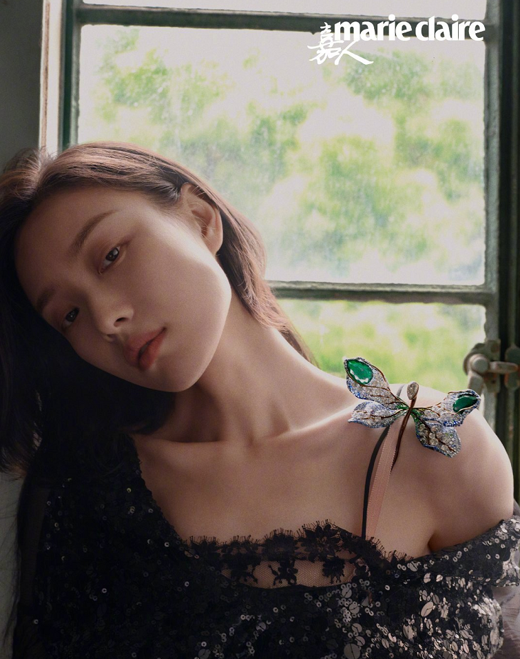 镂空加黑丝元素大胆,桃花眼迷人|倪妮|桃花眼|封面_新浪新闻