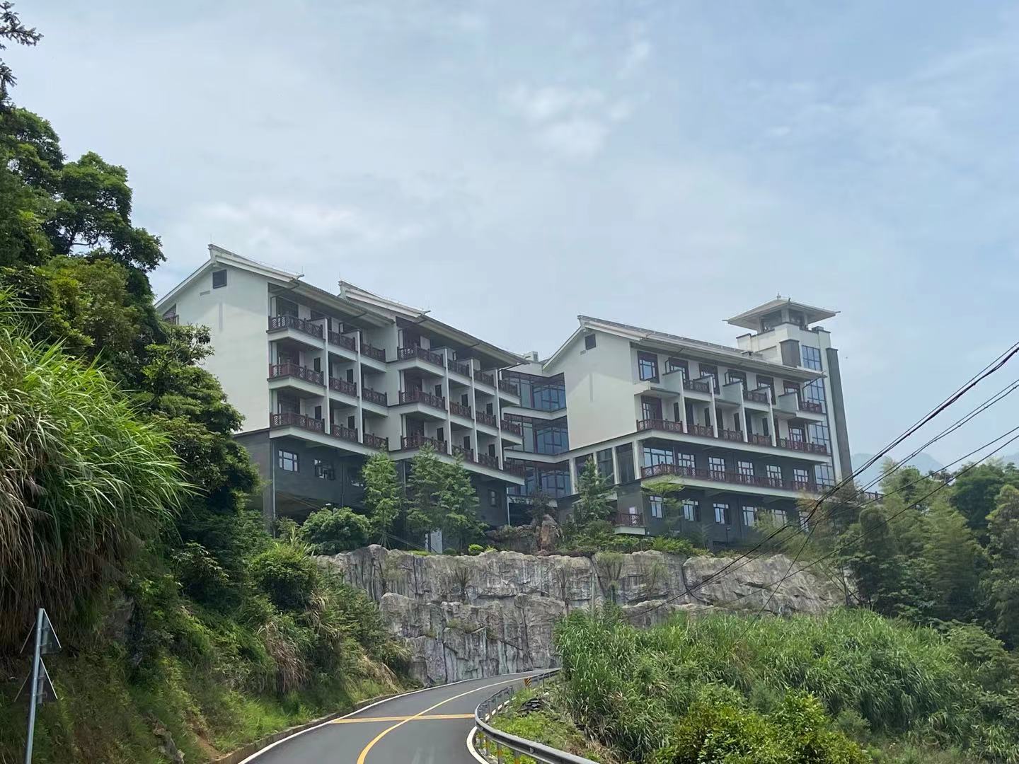 乡土首富①曾毓群故乡填海造厂直升机座驾与豪宅风水