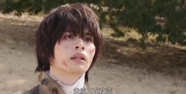 假面骑士saber贤人选择暗剑而放弃雷剑的原因