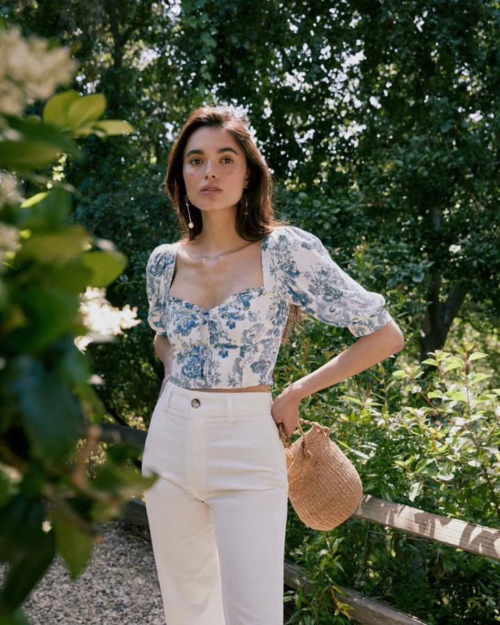 夏日里的法式穿搭,慵懒随性,又带点复古浪漫的感觉|复古|夏日里|碎花