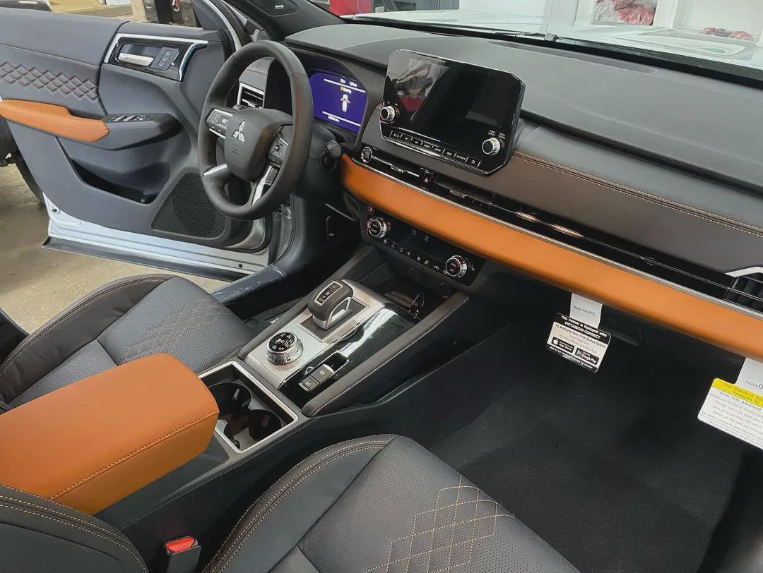 外观内饰双升级三菱全新欧蓝德发布运动化调校或重回巅峰