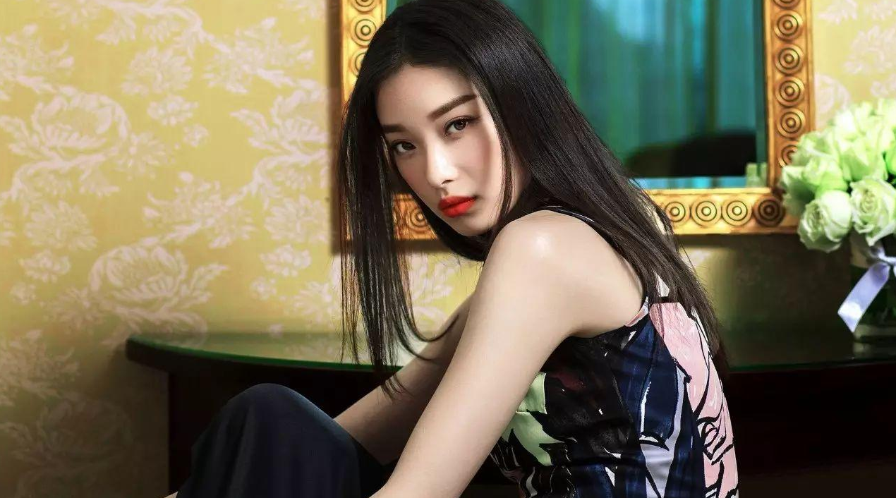 镂空加黑丝元素大胆,桃花眼迷人|倪妮|桃花眼|封面_新浪新闻