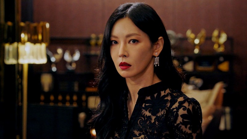 金素妍封后攀事业巅峰,曾因角色形象太坏代言遭撤,演技颇受肯定