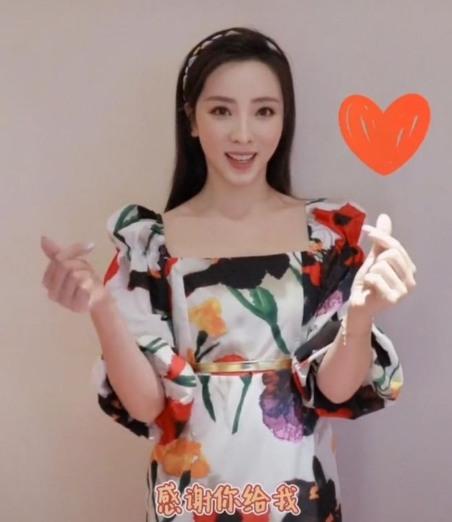 央视主持人李思思为父亲庆生祝福朴素有心父亲为其曾烂醉如泥